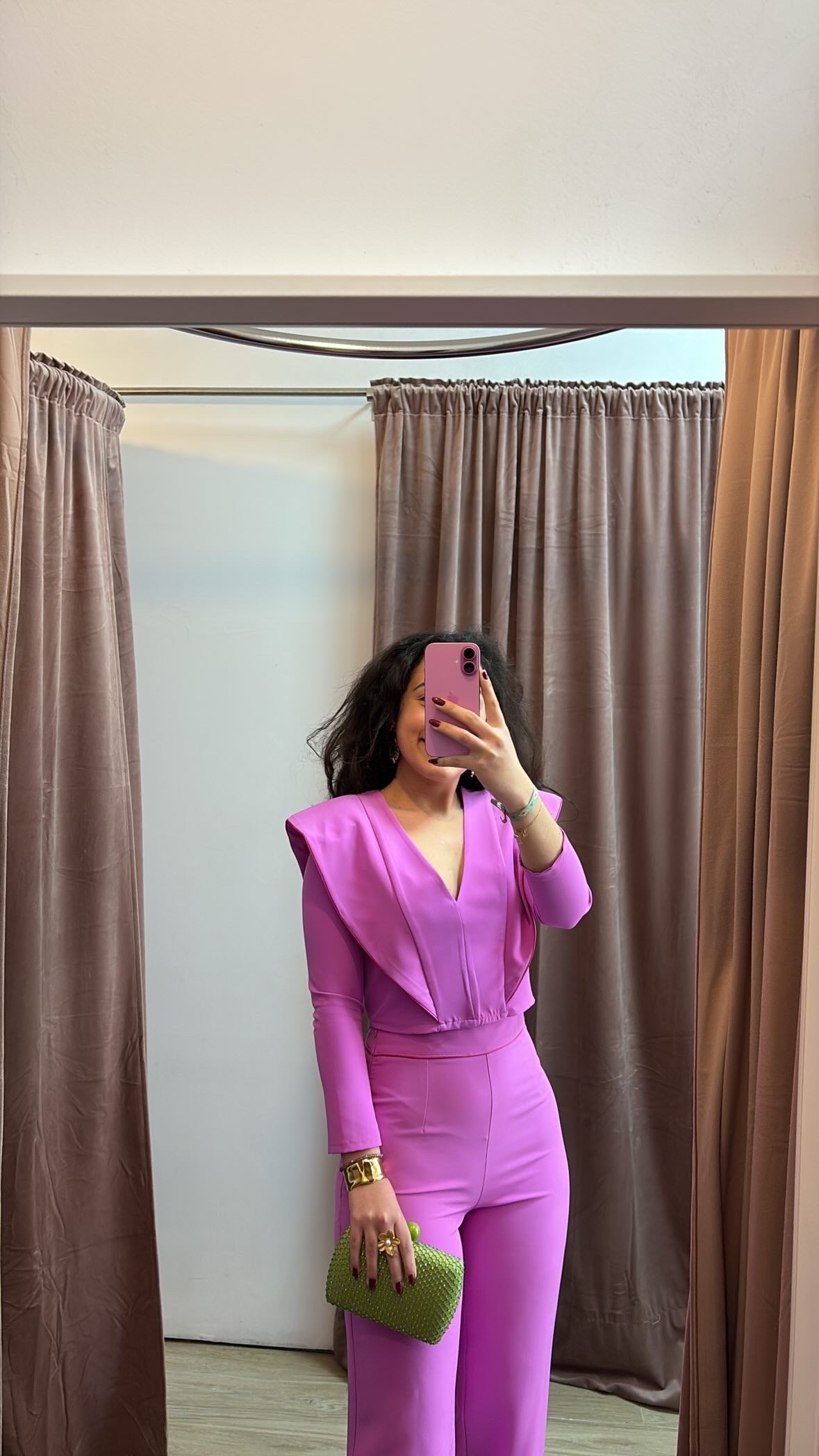 Traje Rosa