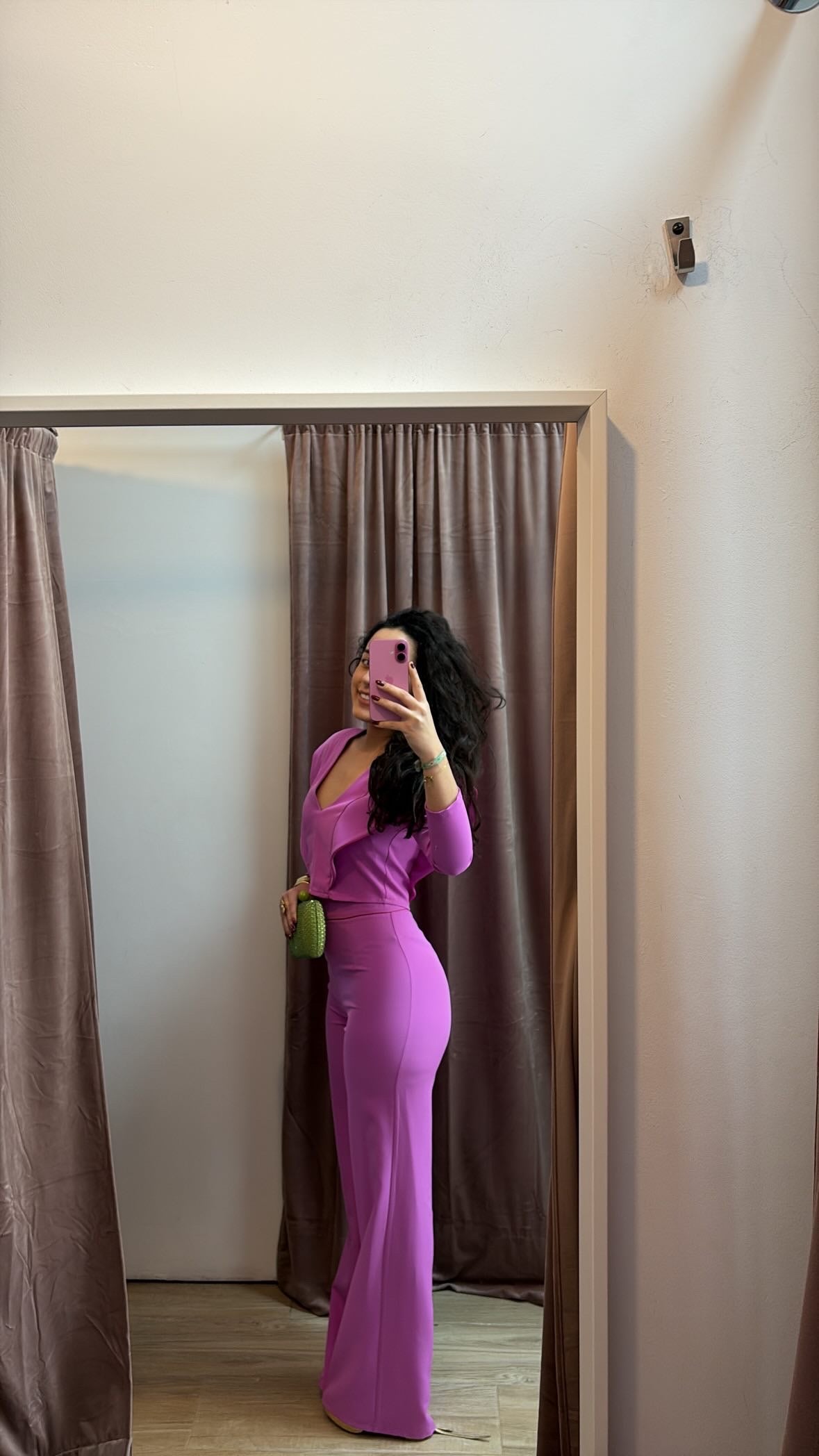 Traje Rosa